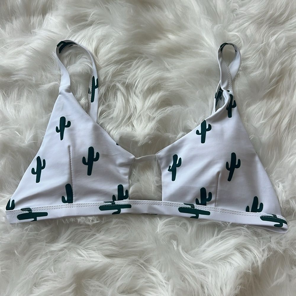 Cactus bikini top with adjustable straps